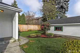 2158 N 50th St, Seattle, WA 98103 - Photo 9