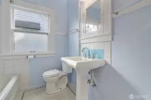 2158 N 50th St, Seattle, WA 98103 - Photo 17