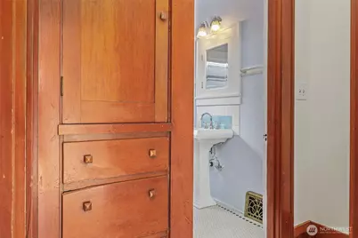 2158 N 50th Street, Seattle, WA 98103 - Photo 27