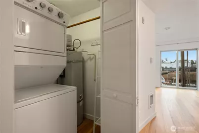 412 11th Avenue #209, Seattle, WA 98122 - Photo 19