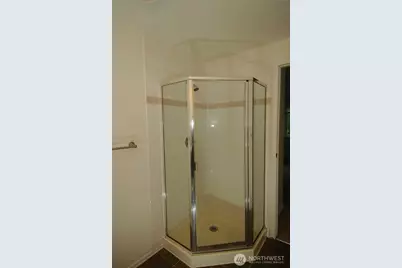 12720 NE 10th Place #D 202, Bellevue, WA 98007 - Photo 9