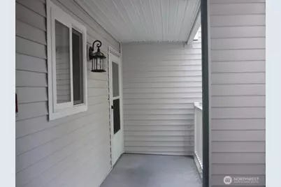 12720 NE 10th Place #D 202, Bellevue, WA 98007 - Photo 3