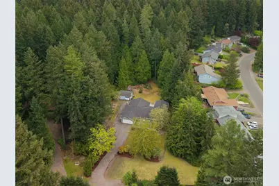 623 Foster Lane NE, Bremerton, WA 98311 - Photo 31