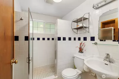 623 Foster Lane NE, Bremerton, WA 98311 - Photo 17