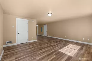 110 Sunny Basin Rd, Castle Rock, WA 98611 - Photo 3