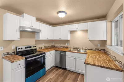 110 Sunny Basin Road, Castle Rock, WA 98611 - Photo 9