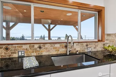 612 View Place, Edmonds, WA 98020 - Photo 9