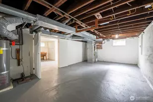 6517 Fremont Ave N, Seattle, WA 98103 - Photo 29