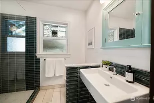 6517 Fremont Ave N, Seattle, WA 98103 - Photo 19