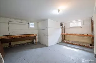 6517 Fremont Ave N, Seattle, WA 98103 - Photo 31