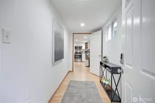 1116 6th Ave N, Seattle, WA 98109 - Photo 27