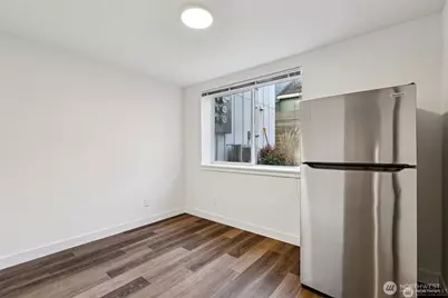 5257 Brooklyn Avenue NE, Seattle, WA 98105 - Photo 9