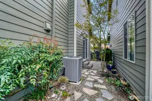 18705 101st Ave NE, Bothell, WA 98011 - Photo 27
