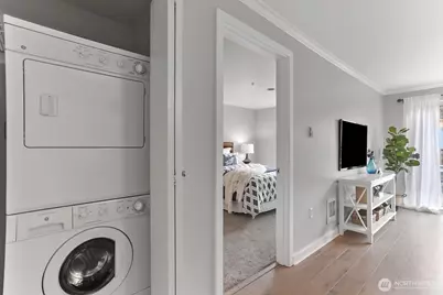 321 10th Avenue S #604, Seattle, WA 98104 - Photo 5