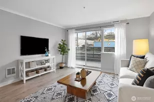 321 10th Ave S, Seattle, WA 98104 - Photo 3