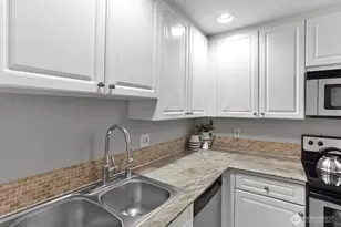 321 10th Ave S, Seattle, WA 98104 - Photo 7