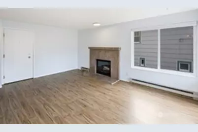 4226 Dayton Avenue N #202, Seattle, WA 98103 - Photo 3