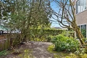 4226 Dayton Ave N, Seattle, WA 98103 - Photo 29