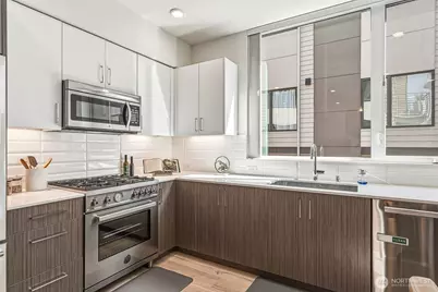 6313 9th Avenue NE #A, Seattle, WA 98115 - Photo 7