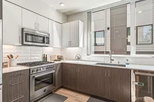 6313 9th Ave NE, Seattle, WA 98115 - Photo 7