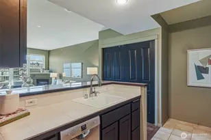 2801 1st Ave, Seattle, WA 98121 - Photo 13