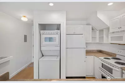 2415 2nd Avenue #750, Seattle, WA 98121 - Photo 9