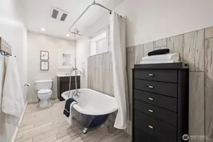 1035 NE 100th St, Seattle, WA 98125 - Photo 21