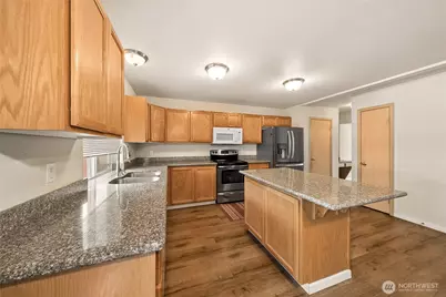 16425 39th Avenue E, Tacoma, WA 98446 - Photo 9