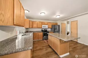 16425 39th Ave E, Tacoma, WA 98446 - Photo 9