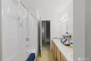 8823 Holly Dr, Everett, WA 98208 - Photo 19