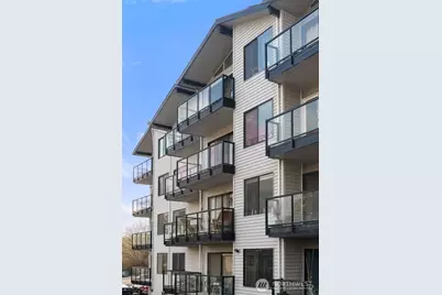 2562 Thorndyke Avenue W #303, Seattle, WA 98199 - Photo 13