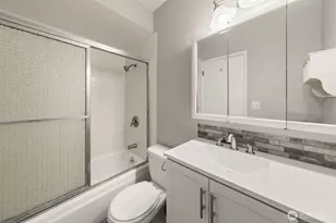 2562 Thorndyke Ave W, Seattle, WA 98199 - Photo 21