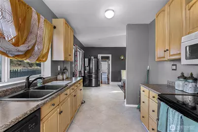 8225 Peace Park Drive, Custer, WA 98240 - Photo 17