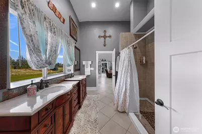 8225 Peace Park Drive, Custer, WA 98240 - Photo 29