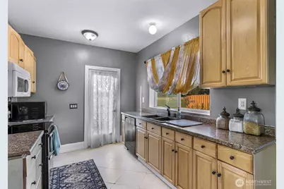 8225 Peace Park Drive, Custer, WA 98240 - Photo 15