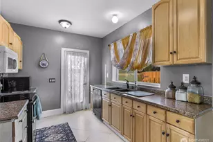 8225 Peace Pk Dr, Custer, WA 98240 - Photo 15