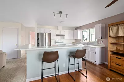 910 NE Cordero Place, Oak Harbor, WA 98277 - Photo 9