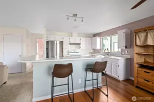 910 NE Cordero Pl, Oak Harbor, WA 98277 - Photo 9