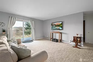 910 NE Cordero Pl, Oak Harbor, WA 98277 - Photo 5