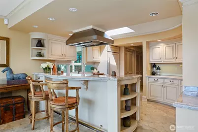 101 99th Avenue NE #301, Bellevue, WA 98004 - Photo 9