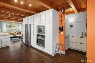 3010 NE 55th St, Seattle, WA 98105 - Photo 5