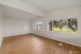 994 Diane Ave, Oak Harbor, WA 98277 - Photo 5