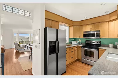 3835 25th Avenue W, Seattle, WA 98199 - Photo 9