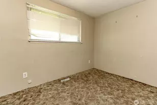 8317 S Sheridan Ave, Tacoma, WA 98408 - Photo 11