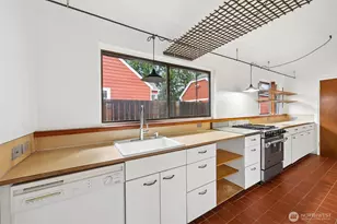 314 Foote St NW, Olympia, WA 98502 - Photo 5