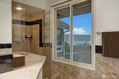 2668 E Lake Sammamish Parkway NE, Sammamish, WA 98074 - Photo 23