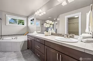 1706 NE 24th St, Renton, WA 98056 - Photo 13