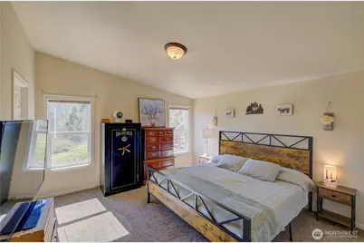 47 N Nemah Road E, South Bend, WA 98586 - Photo 9