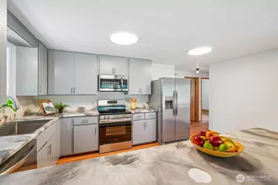 10706 Pioneer Drive, Anderson Island, WA 98303 - Photo 11