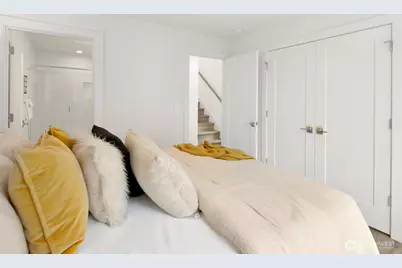 109 22nd Avenue E #F, Seattle, WA 98112 - Photo 11